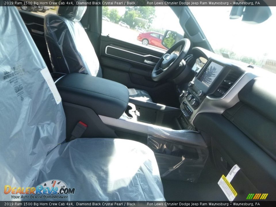 2019 Ram 1500 Big Horn Crew Cab 4x4 Diamond Black Crystal Pearl / Black Photo #10