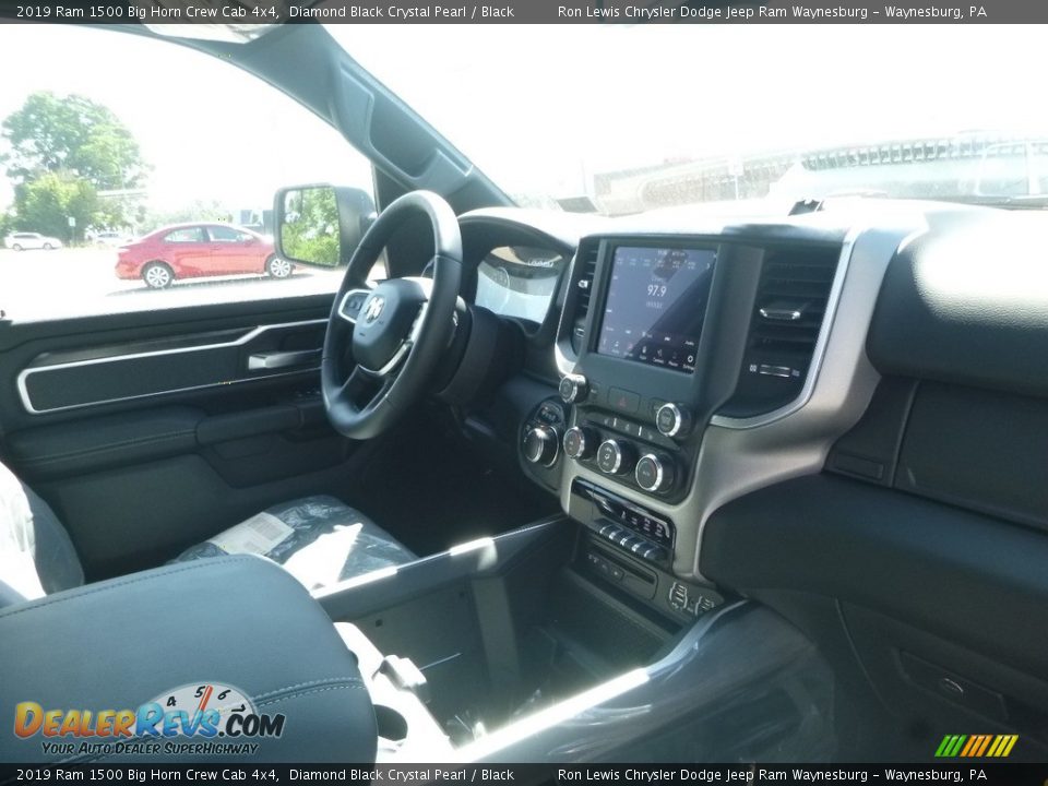 2019 Ram 1500 Big Horn Crew Cab 4x4 Diamond Black Crystal Pearl / Black Photo #11