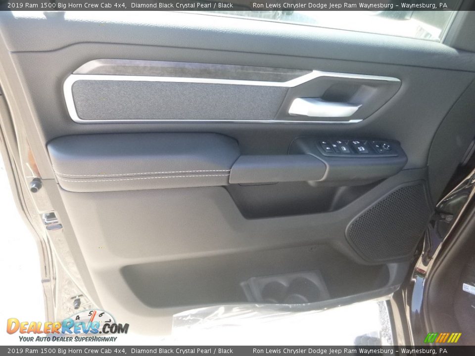 2019 Ram 1500 Big Horn Crew Cab 4x4 Diamond Black Crystal Pearl / Black Photo #12