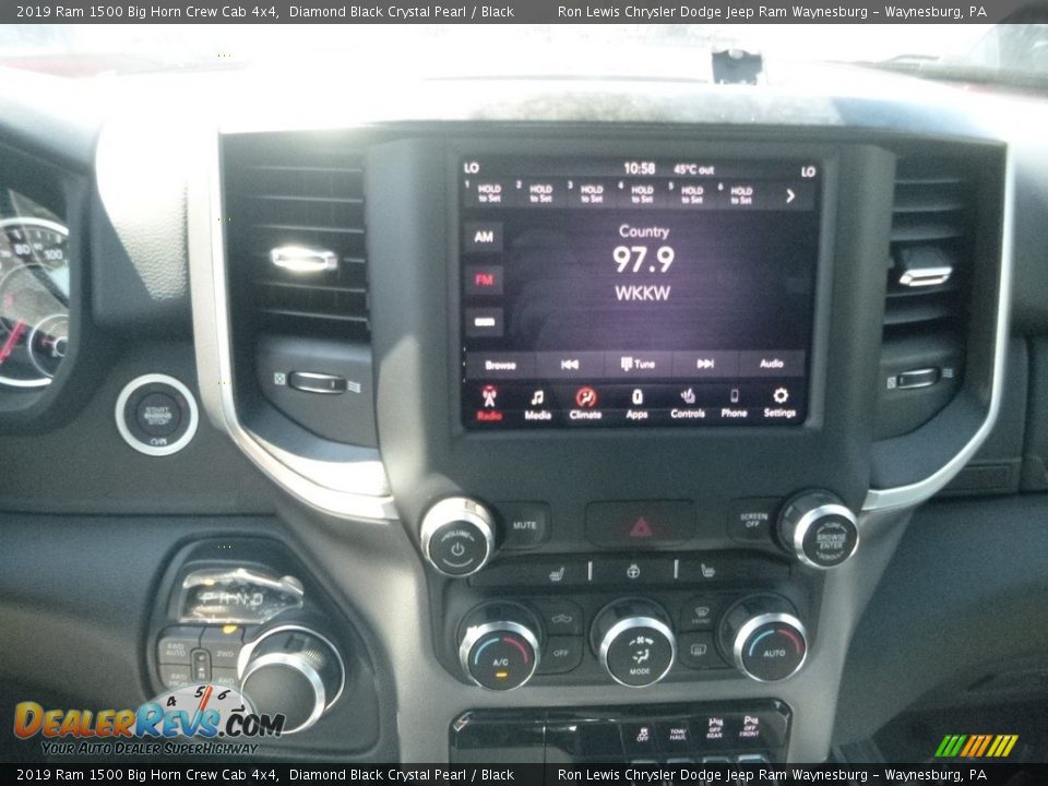 2019 Ram 1500 Big Horn Crew Cab 4x4 Diamond Black Crystal Pearl / Black Photo #15