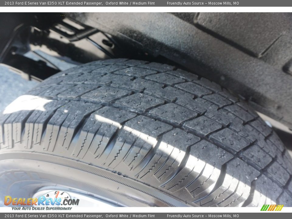2013 Ford E Series Van E350 XLT Extended Passenger Oxford White / Medium Flint Photo #26