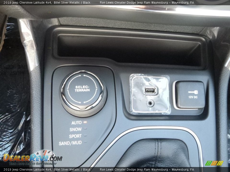 2019 Jeep Cherokee Latitude 4x4 Billet Silver Metallic / Black Photo #20