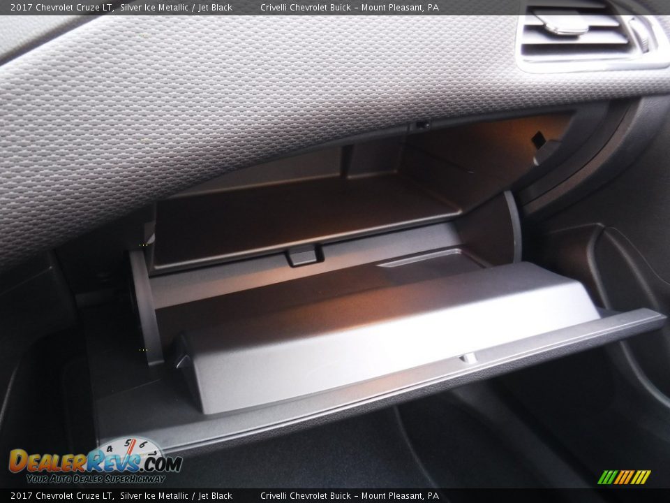 2017 Chevrolet Cruze LT Silver Ice Metallic / Jet Black Photo #26
