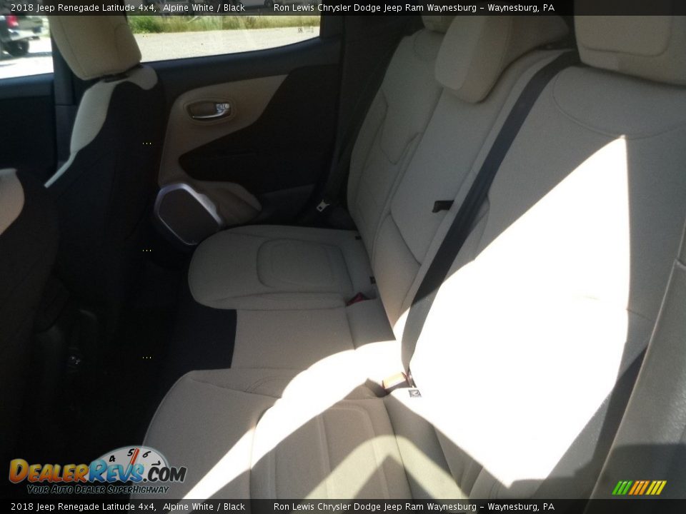 2018 Jeep Renegade Latitude 4x4 Alpine White / Black Photo #12