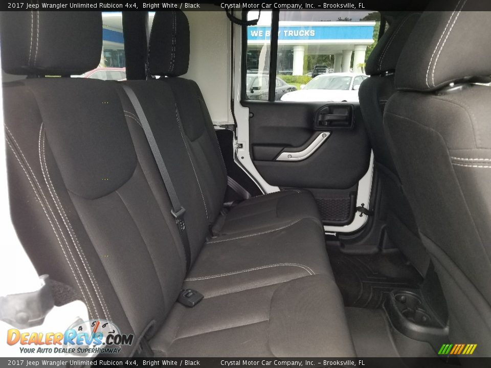 2017 Jeep Wrangler Unlimited Rubicon 4x4 Bright White / Black Photo #12