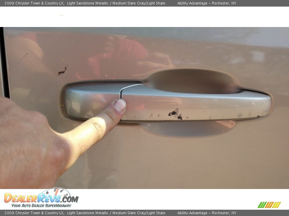 2009 Chrysler Town & Country LX Light Sandstone Metallic / Medium Slate Gray/Light Shale Photo #13