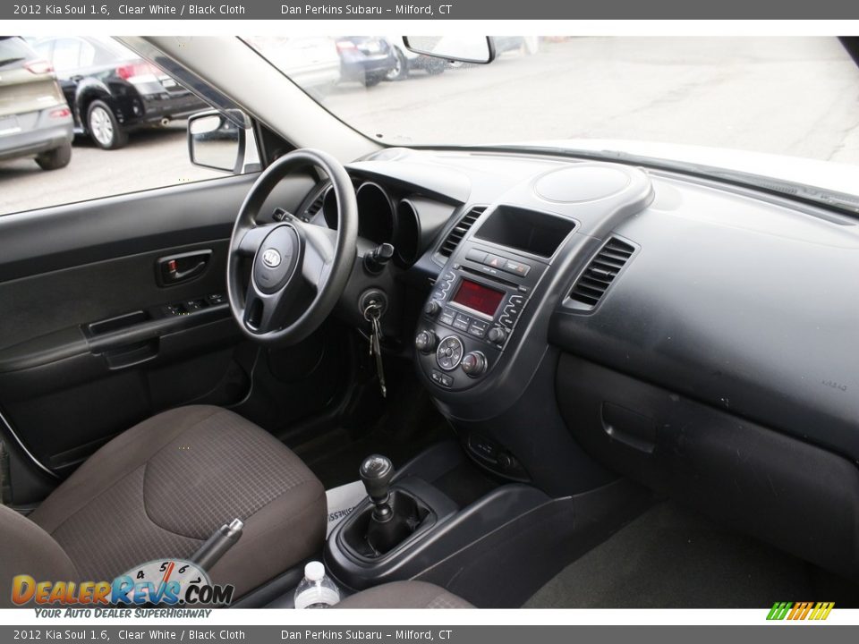 2012 Kia Soul 1.6 Clear White / Black Cloth Photo #9