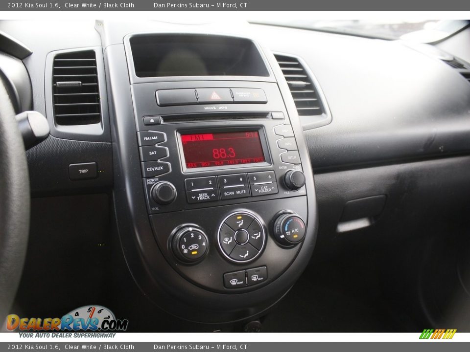 2012 Kia Soul 1.6 Clear White / Black Cloth Photo #12