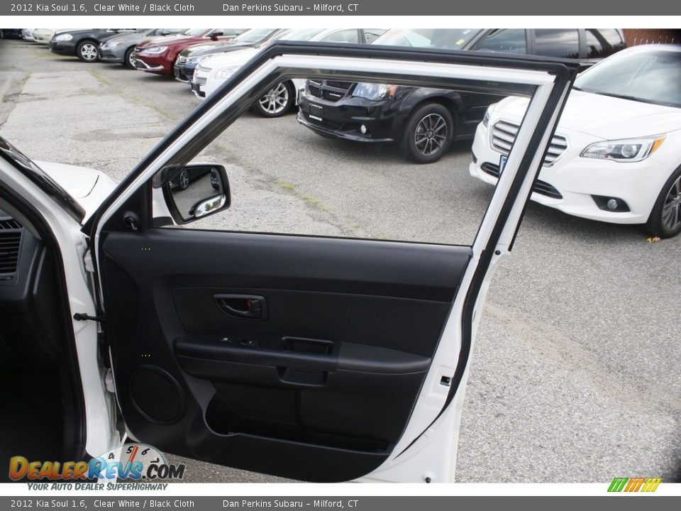 2012 Kia Soul 1.6 Clear White / Black Cloth Photo #18