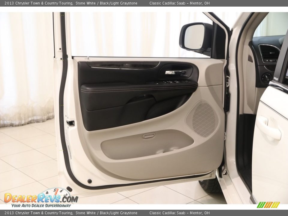 2013 Chrysler Town & Country Touring Stone White / Black/Light Graystone Photo #4