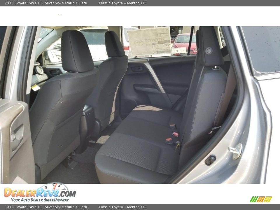 2018 Toyota RAV4 LE Silver Sky Metallic / Black Photo #4