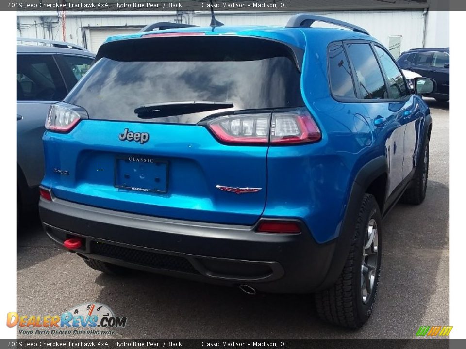 2019 Jeep Cherokee Trailhawk 4x4 Hydro Blue Pearl / Black Photo #2