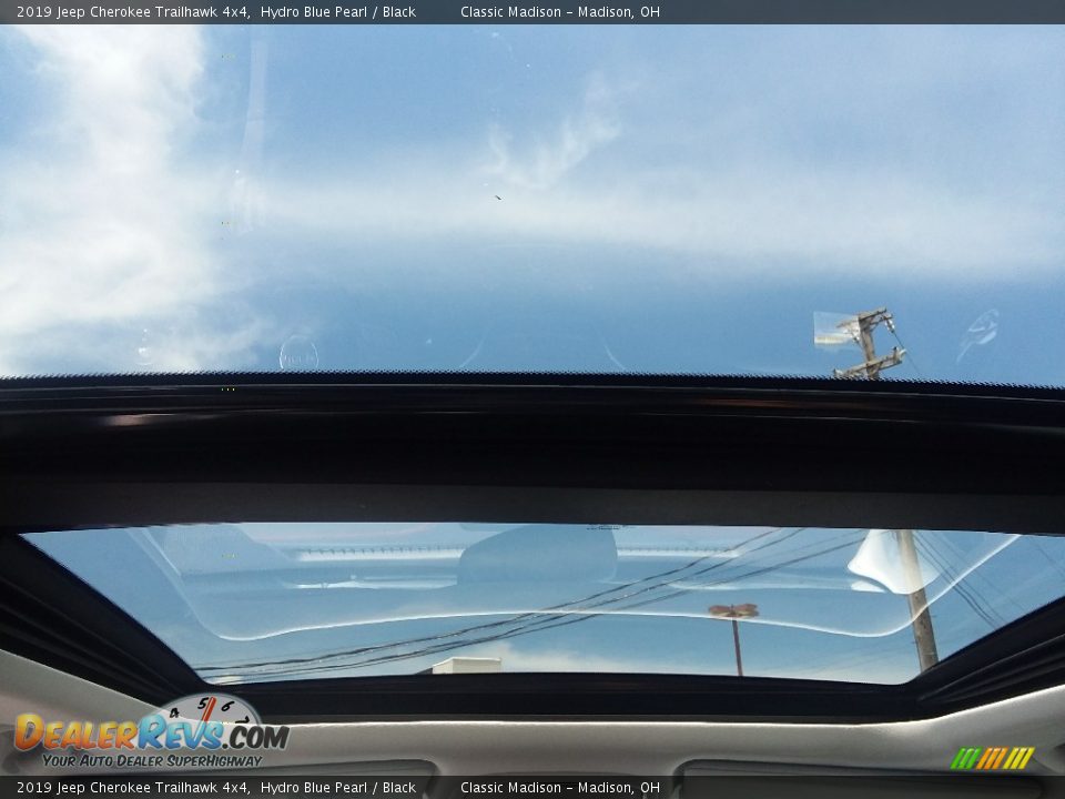 2019 Jeep Cherokee Trailhawk 4x4 Hydro Blue Pearl / Black Photo #8