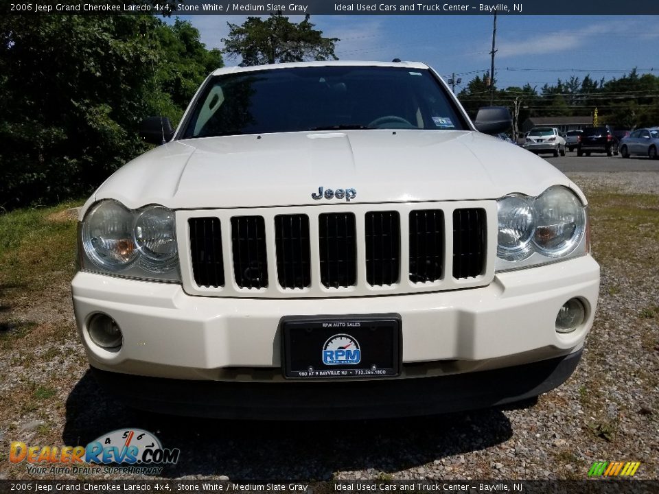 2006 Jeep Grand Cherokee Laredo 4x4 Stone White / Medium Slate Gray Photo #2