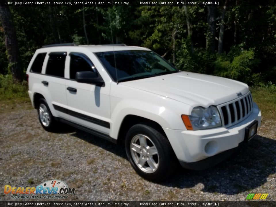2006 Jeep Grand Cherokee Laredo 4x4 Stone White / Medium Slate Gray Photo #3