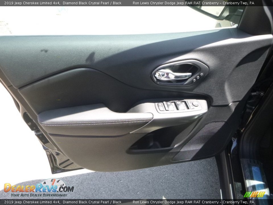 2019 Jeep Cherokee Limited 4x4 Diamond Black Crystal Pearl / Black Photo #14