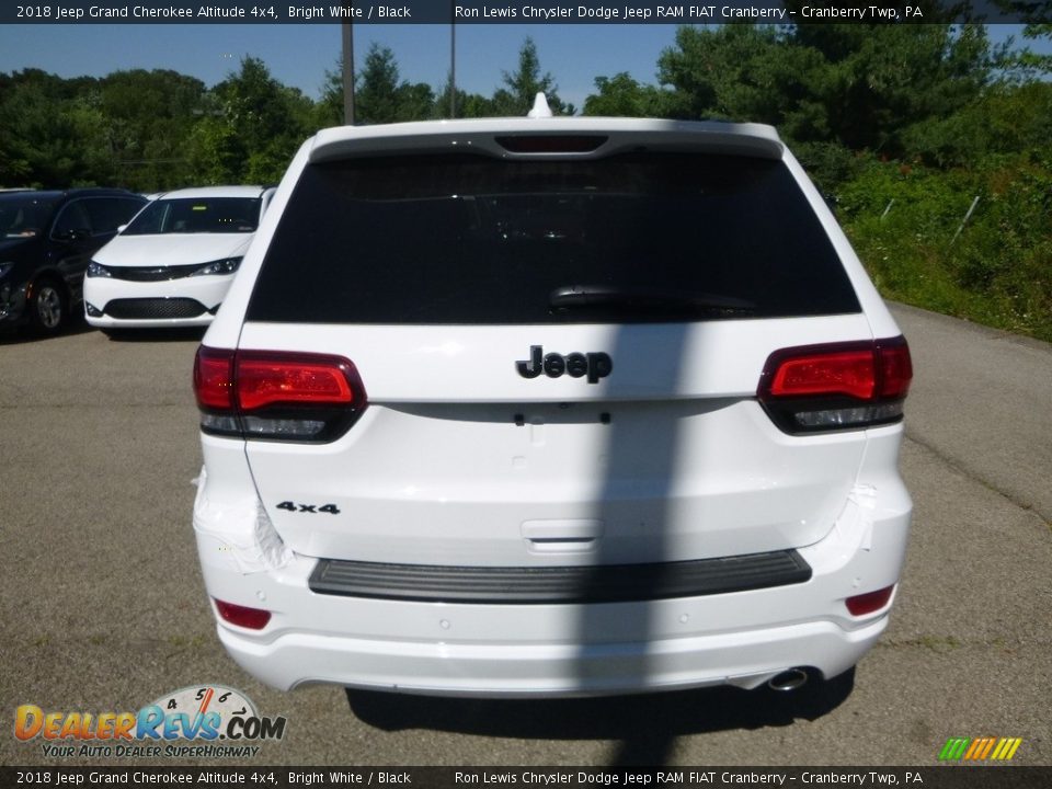 2018 Jeep Grand Cherokee Altitude 4x4 Bright White / Black Photo #4