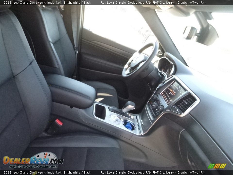 2018 Jeep Grand Cherokee Altitude 4x4 Bright White / Black Photo #10