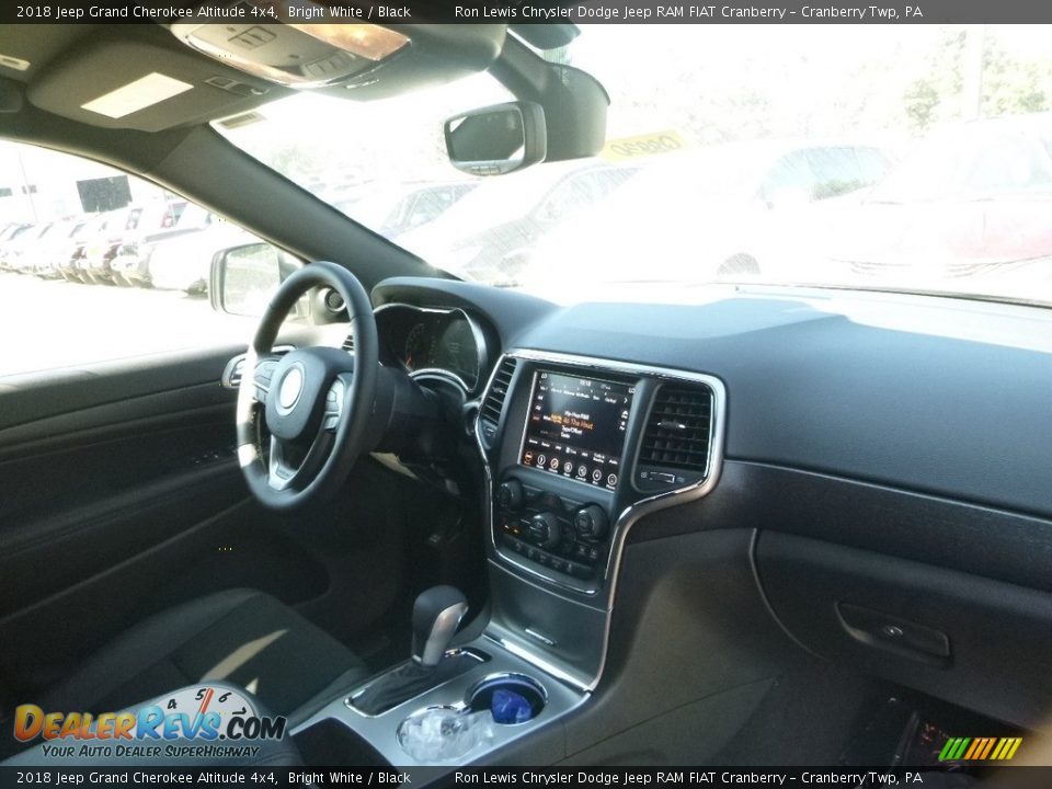 2018 Jeep Grand Cherokee Altitude 4x4 Bright White / Black Photo #11