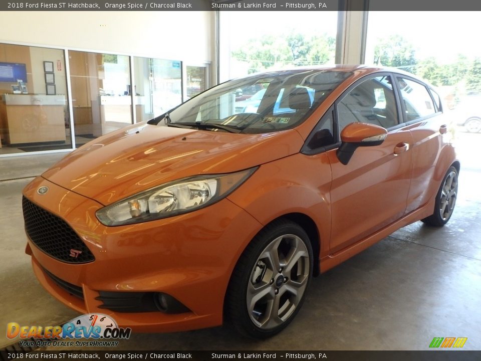 Front 3/4 View of 2018 Ford Fiesta ST Hatchback Photo #4