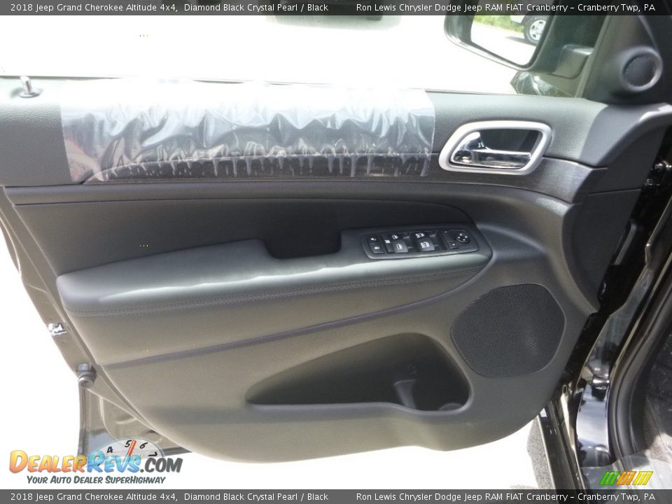 2018 Jeep Grand Cherokee Altitude 4x4 Diamond Black Crystal Pearl / Black Photo #12