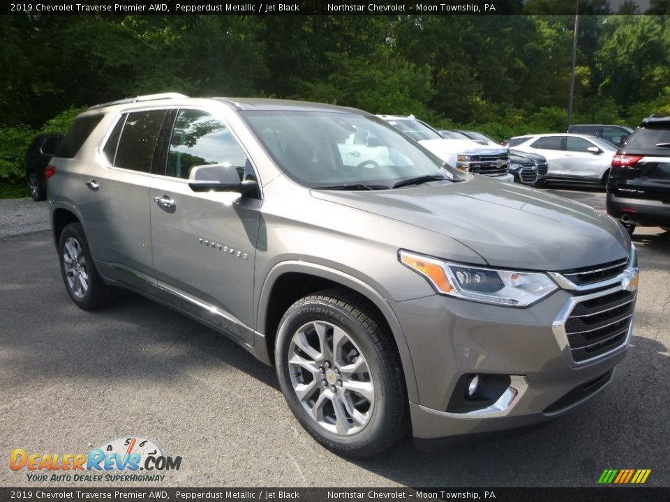 Pepperdust Metallic 2019 Chevrolet Traverse Premier AWD Photo #7