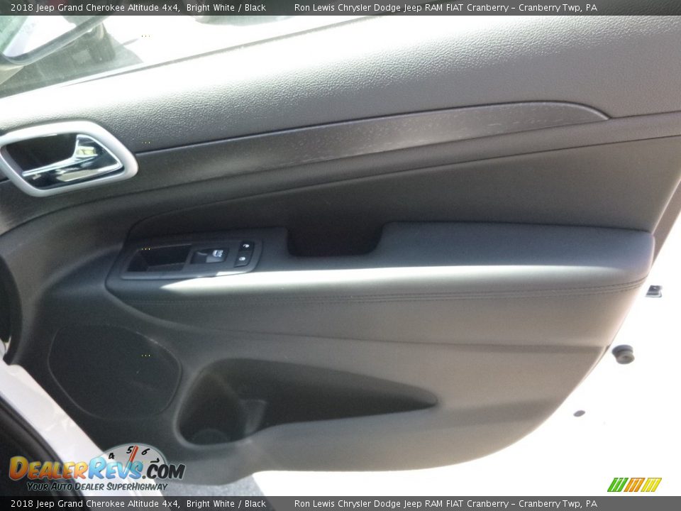 2018 Jeep Grand Cherokee Altitude 4x4 Bright White / Black Photo #12