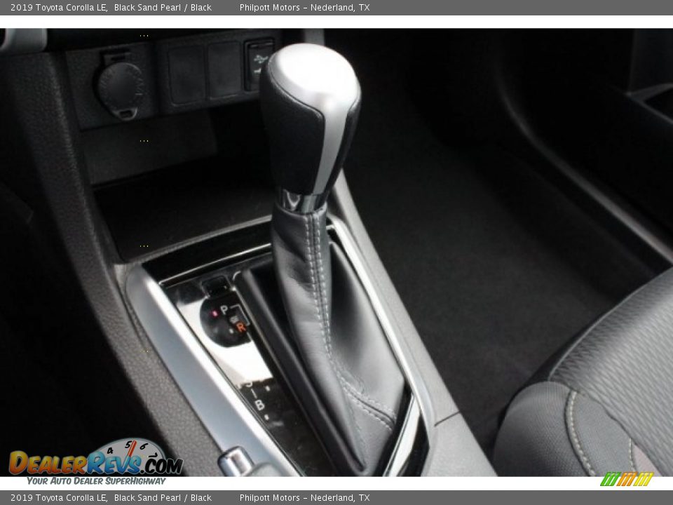 2019 Toyota Corolla LE Black Sand Pearl / Black Photo #17