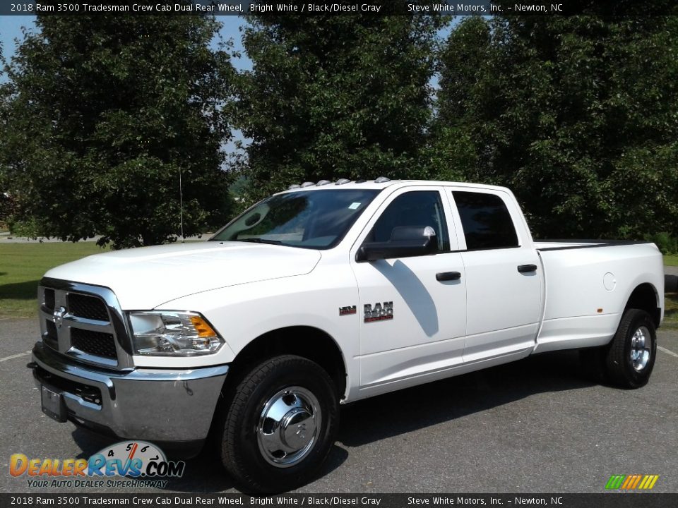 2018 Ram 3500 Tradesman Crew Cab Dual Rear Wheel Bright White / Black/Diesel Gray Photo #2