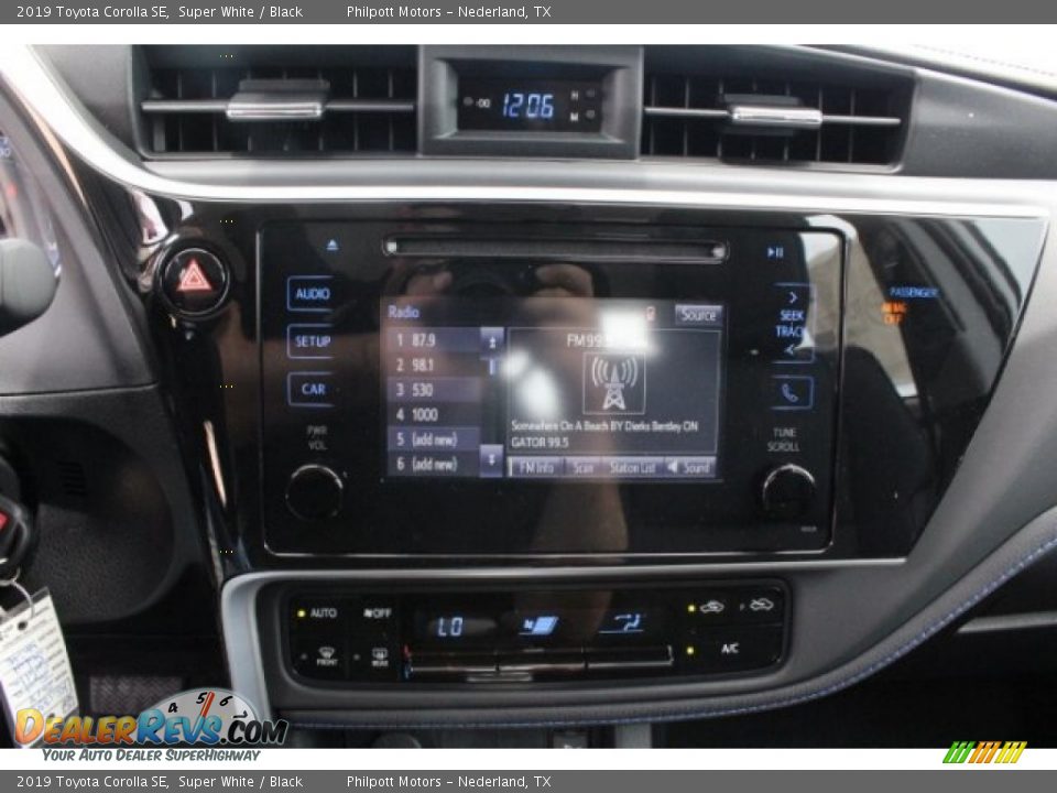2019 Toyota Corolla SE Super White / Black Photo #16
