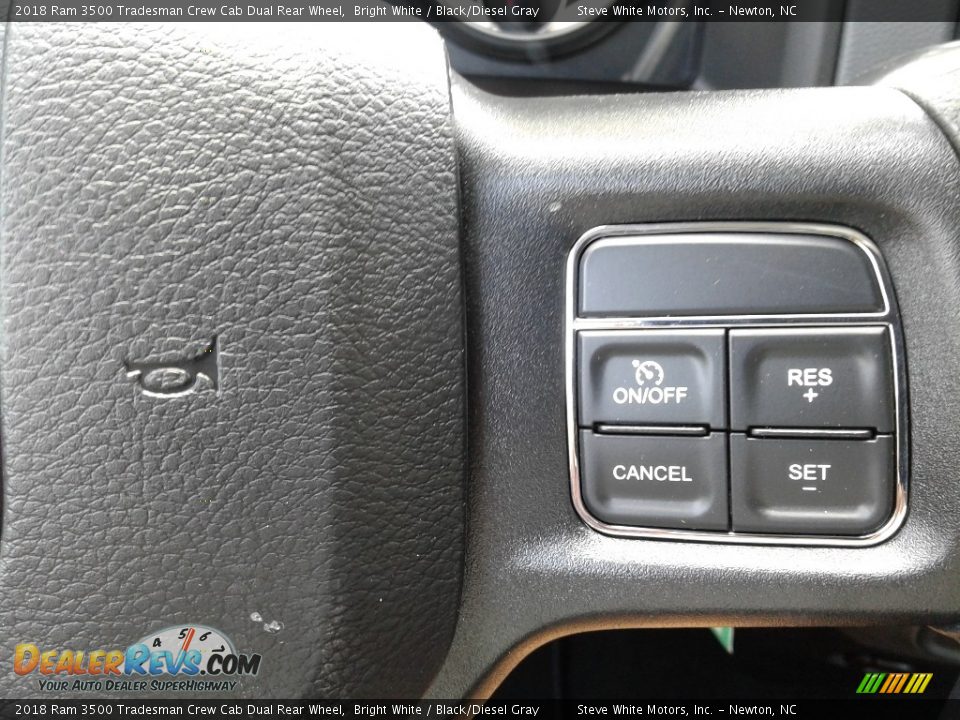 2018 Ram 3500 Tradesman Crew Cab Dual Rear Wheel Bright White / Black/Diesel Gray Photo #18