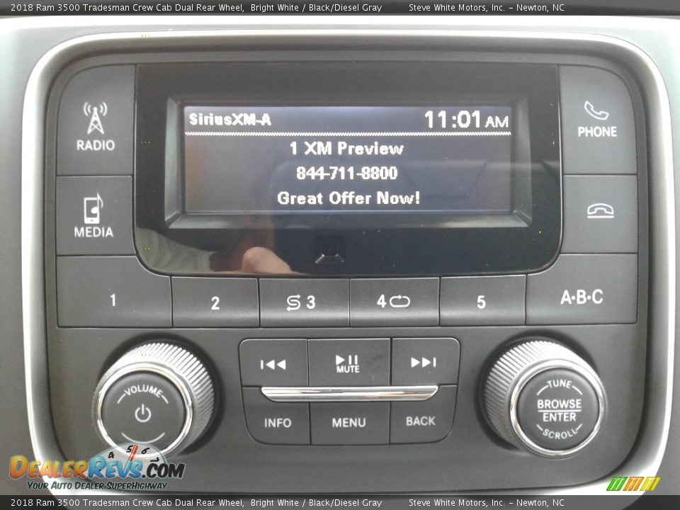 2018 Ram 3500 Tradesman Crew Cab Dual Rear Wheel Bright White / Black/Diesel Gray Photo #21