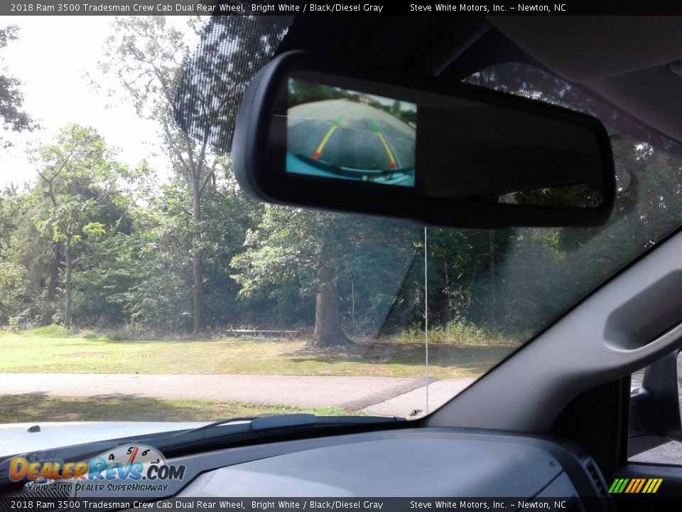 2018 Ram 3500 Tradesman Crew Cab Dual Rear Wheel Bright White / Black/Diesel Gray Photo #23