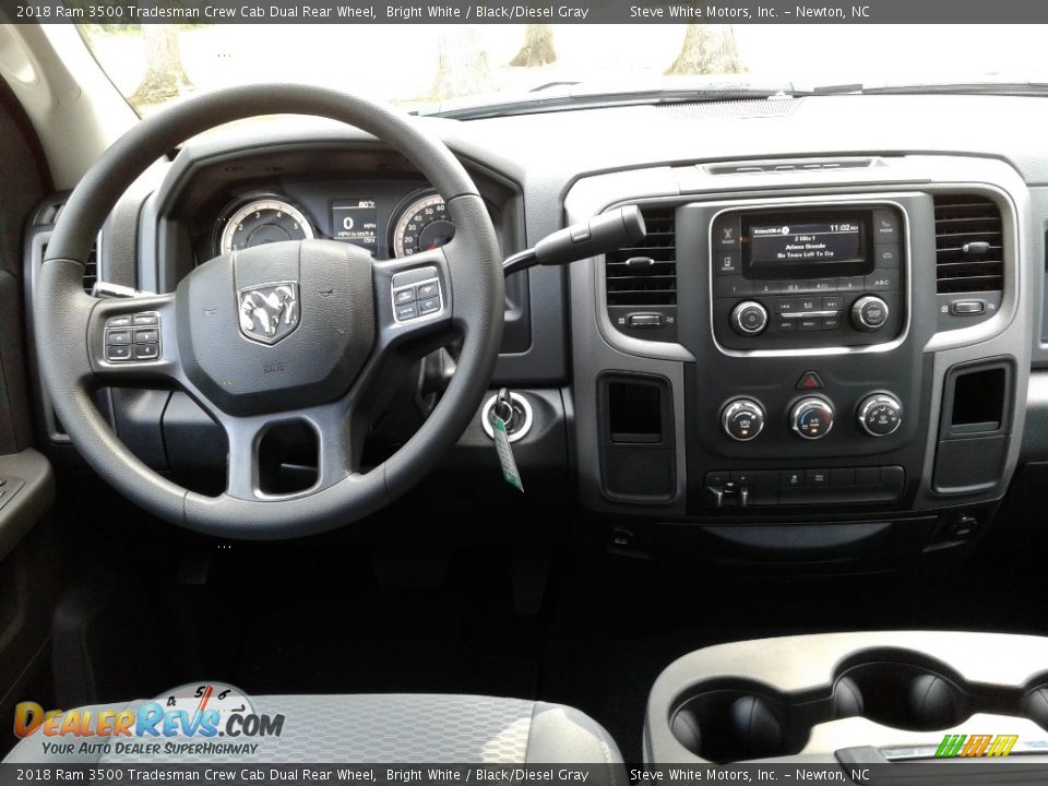 2018 Ram 3500 Tradesman Crew Cab Dual Rear Wheel Bright White / Black/Diesel Gray Photo #25