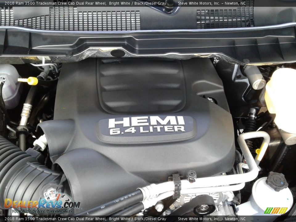 2018 Ram 3500 Tradesman Crew Cab Dual Rear Wheel Bright White / Black/Diesel Gray Photo #27