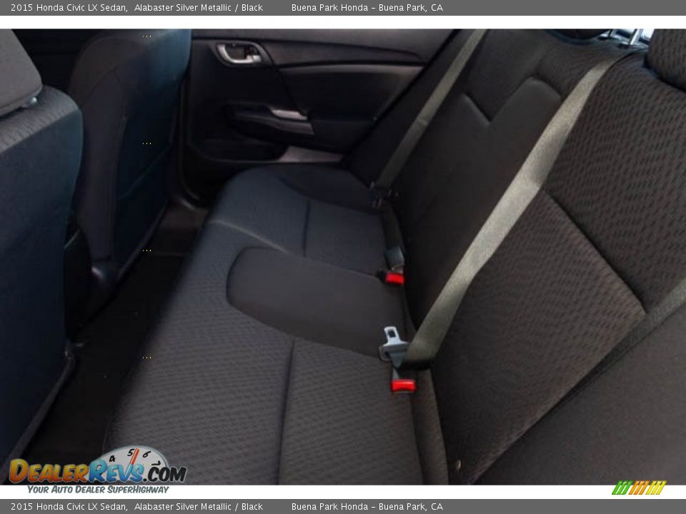 2015 Honda Civic LX Sedan Alabaster Silver Metallic / Black Photo #4