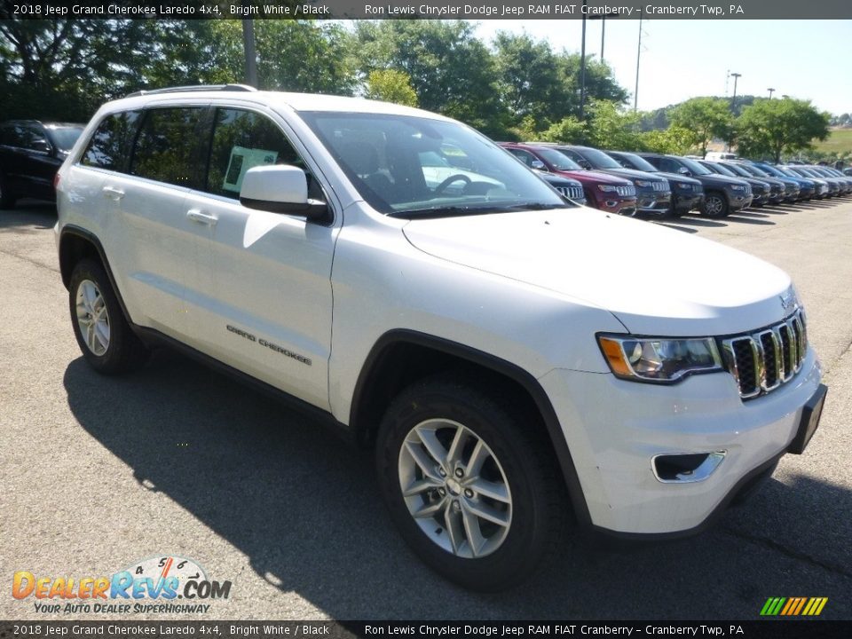 2018 Jeep Grand Cherokee Laredo 4x4 Bright White / Black Photo #6