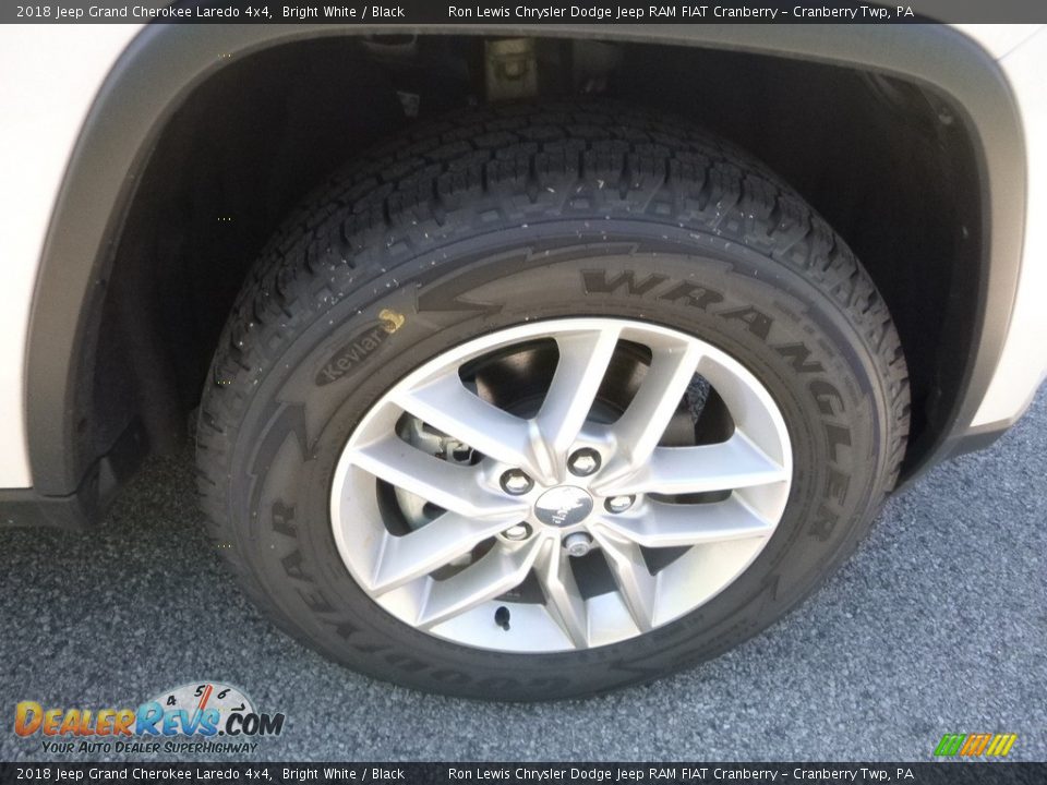 2018 Jeep Grand Cherokee Laredo 4x4 Bright White / Black Photo #8
