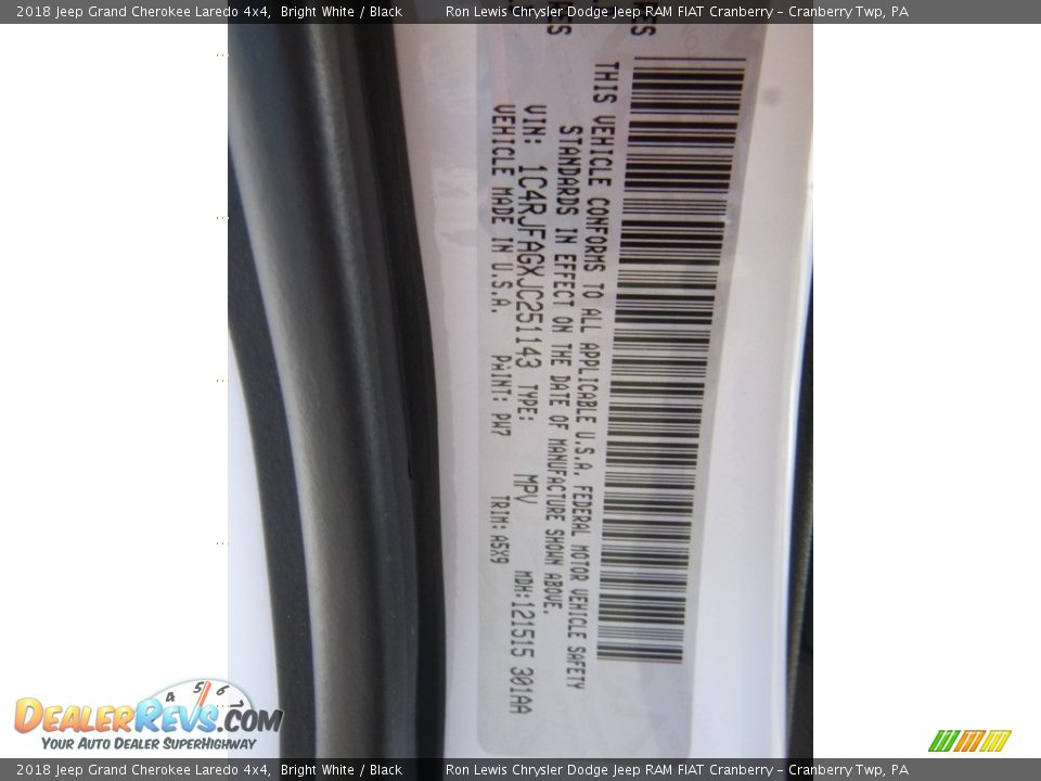 2018 Jeep Grand Cherokee Laredo 4x4 Bright White / Black Photo #12