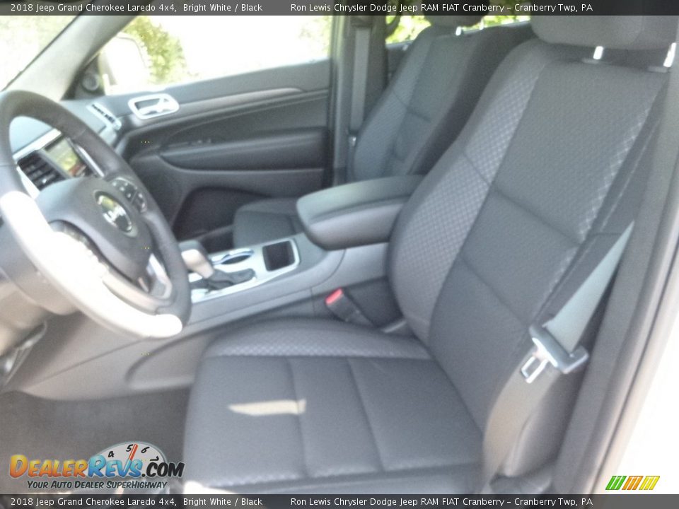 2018 Jeep Grand Cherokee Laredo 4x4 Bright White / Black Photo #13
