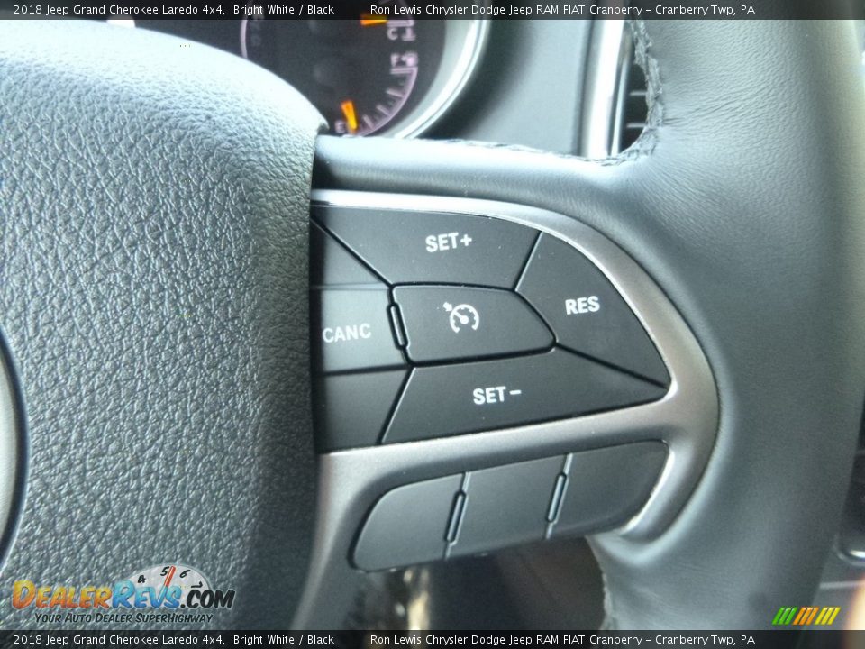 2018 Jeep Grand Cherokee Laredo 4x4 Bright White / Black Photo #17