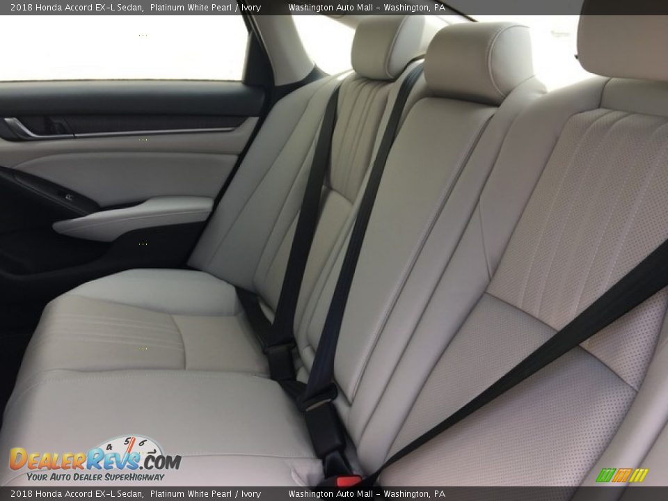 2018 Honda Accord EX-L Sedan Platinum White Pearl / Ivory Photo #24