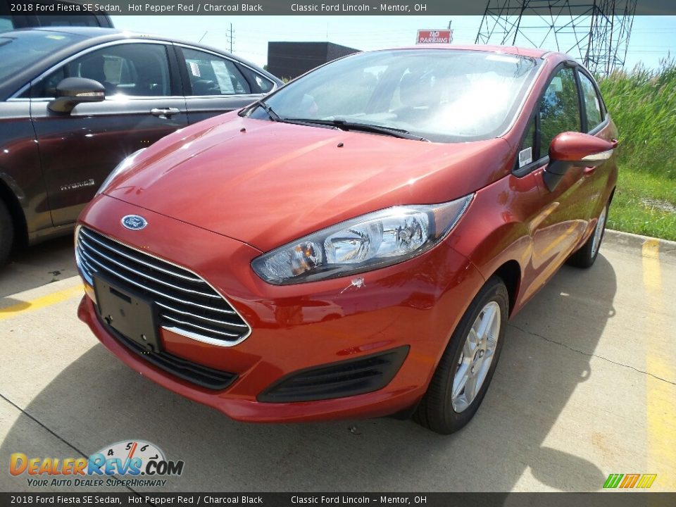2018 Ford Fiesta SE Sedan Hot Pepper Red / Charcoal Black Photo #1