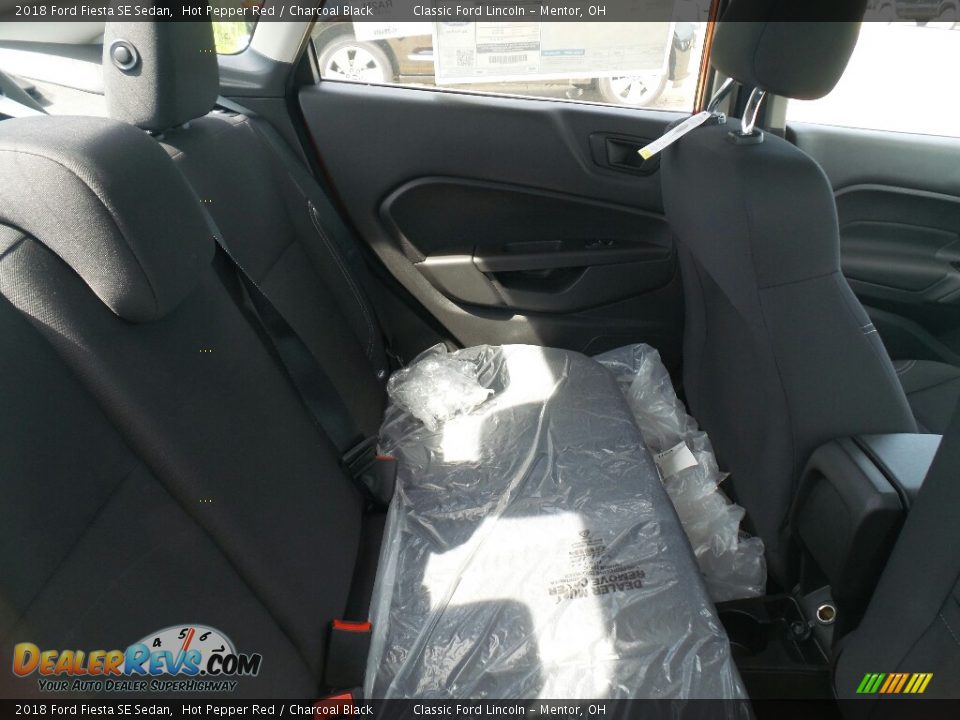 2018 Ford Fiesta SE Sedan Hot Pepper Red / Charcoal Black Photo #5