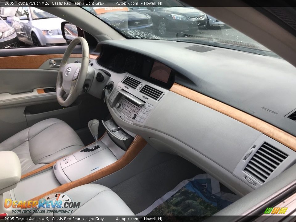 2005 Toyota Avalon XLS Cassis Red Pearl / Light Gray Photo #15