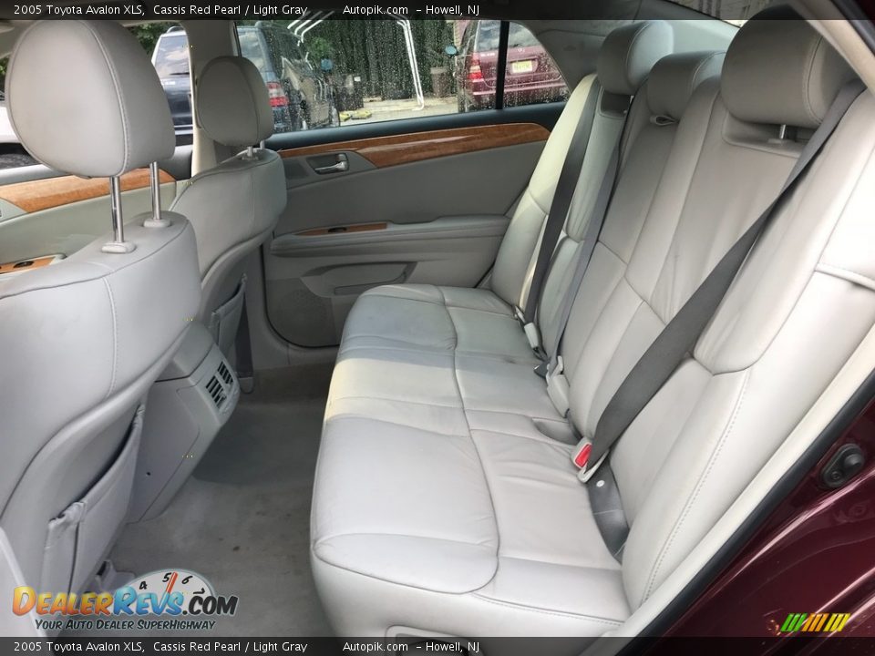 2005 Toyota Avalon XLS Cassis Red Pearl / Light Gray Photo #18