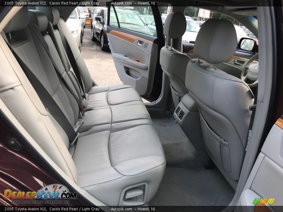 2005 Toyota Avalon XLS Cassis Red Pearl / Light Gray Photo #19