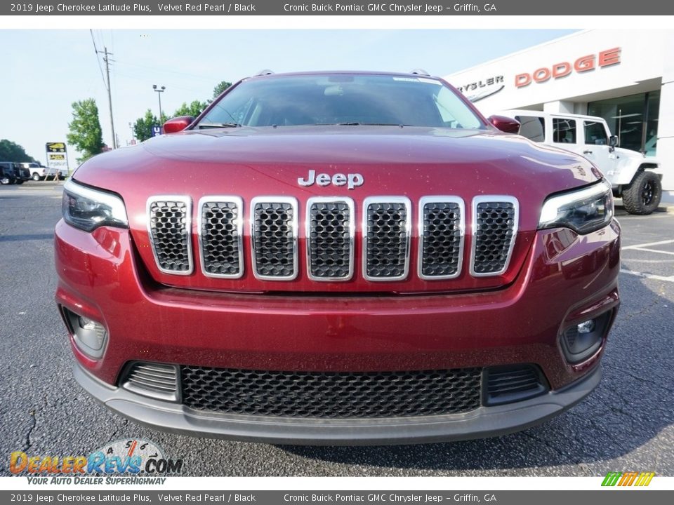 2019 Jeep Cherokee Latitude Plus Velvet Red Pearl / Black Photo #2