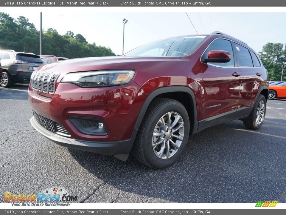 2019 Jeep Cherokee Latitude Plus Velvet Red Pearl / Black Photo #3