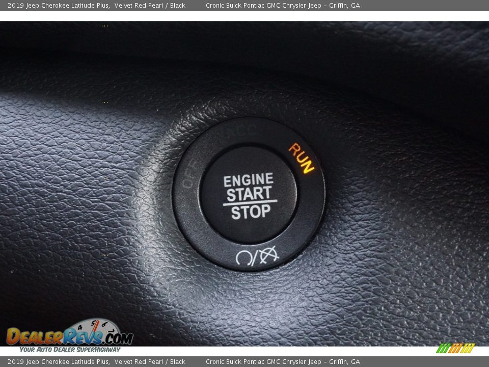 2019 Jeep Cherokee Latitude Plus Velvet Red Pearl / Black Photo #5